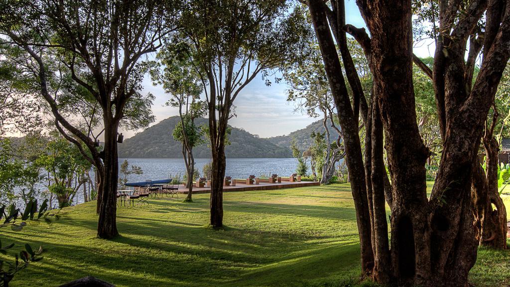 The Deer Park Hotel Гиритале Экстерьер фото