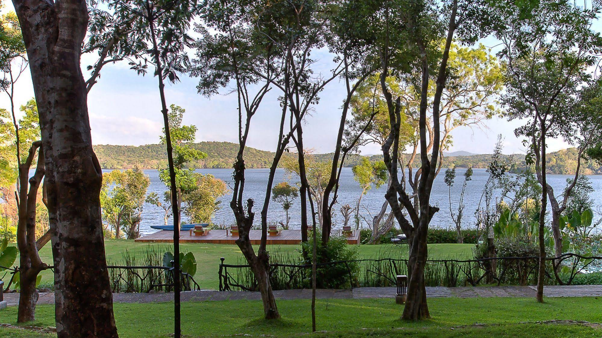 The Deer Park Hotel Гиритале Экстерьер фото